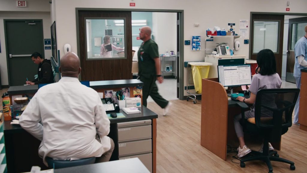 Vtech Phone, Nike Air Max 90 Sneakers in St. Denis Medical S02E06 “I Left a Woman on the Table” (2025) (Image 1)