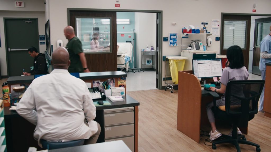 Vtech Phone, Nike Air Max 90 Sneakers in St. Denis Medical S02E06 “I Left a Woman on the Table” (2025) (Image 2)