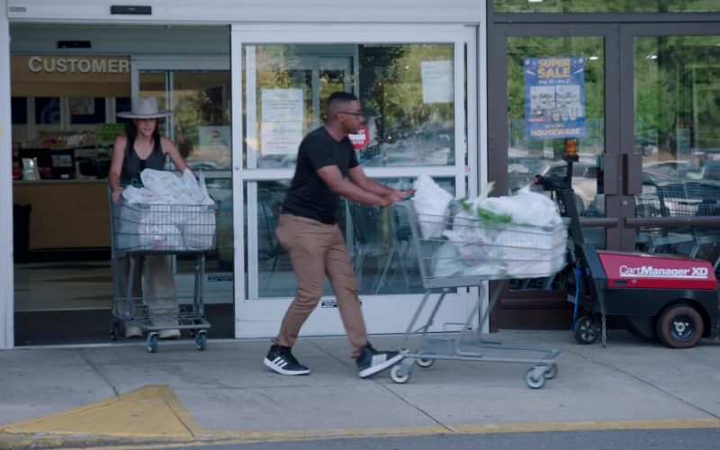 Adidas Hoops 3.0 Mid sneakers in Top Chef S23E14 “The Final Toast” (2026) (Image 1)