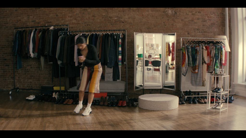Adidas Megaride O1 sneakers in Not Suitable for Work S01E04 “The Jawline of Your Dreams” (2026) (Image 5)