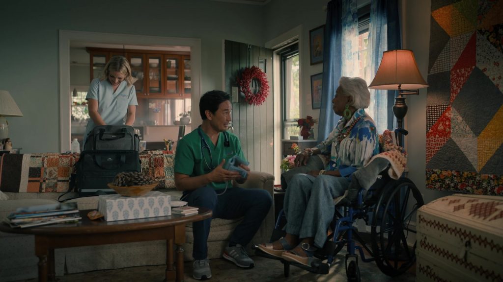 Adidas Run 80s sneakers in Sweet Magnolias S05E01 “The Magnolias Take Manhattan” (2026) (Image 1)