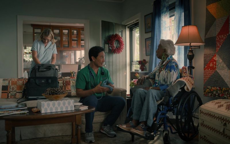 Adidas Run 80s sneakers in Sweet Magnolias S05E01 “The Magnolias Take Manhattan” (2026) (Image 1)