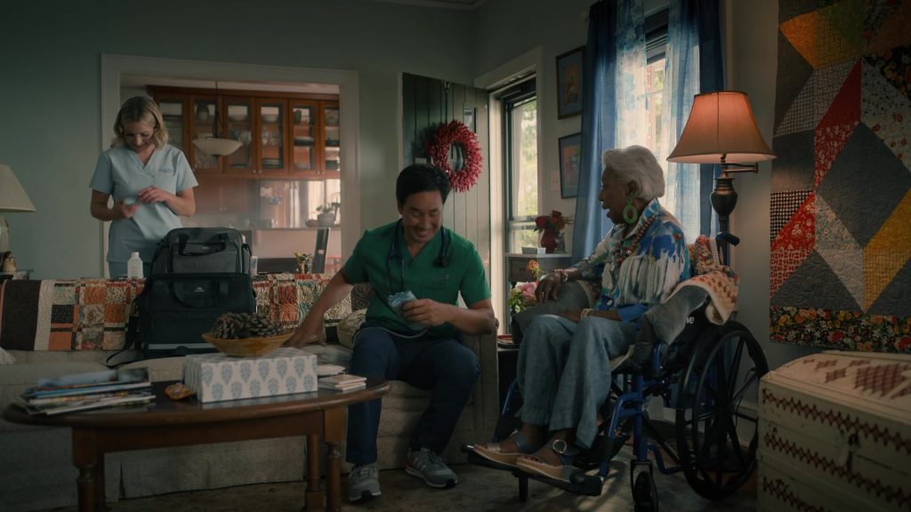 Adidas Run 80s sneakers in Sweet Magnolias S05E01 “The Magnolias Take Manhattan” (2026) (Image 3)