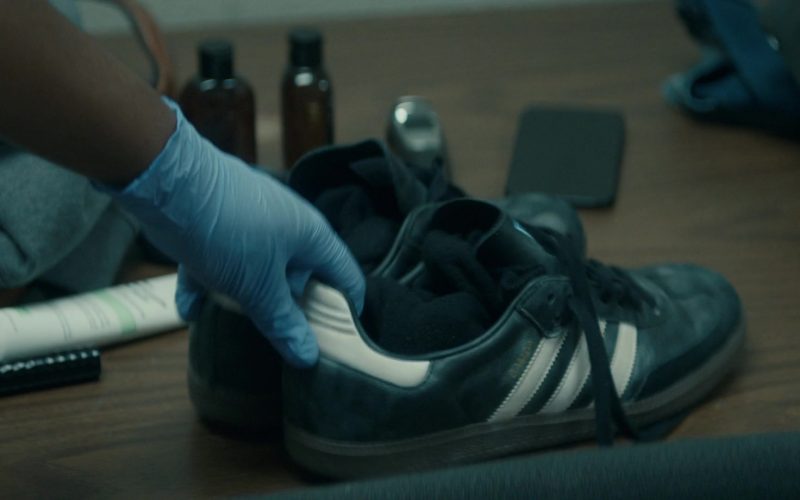 Adidas Samba OG sneakers in Brilliant Minds S02E16 “Senses” (2026) (Image 1)