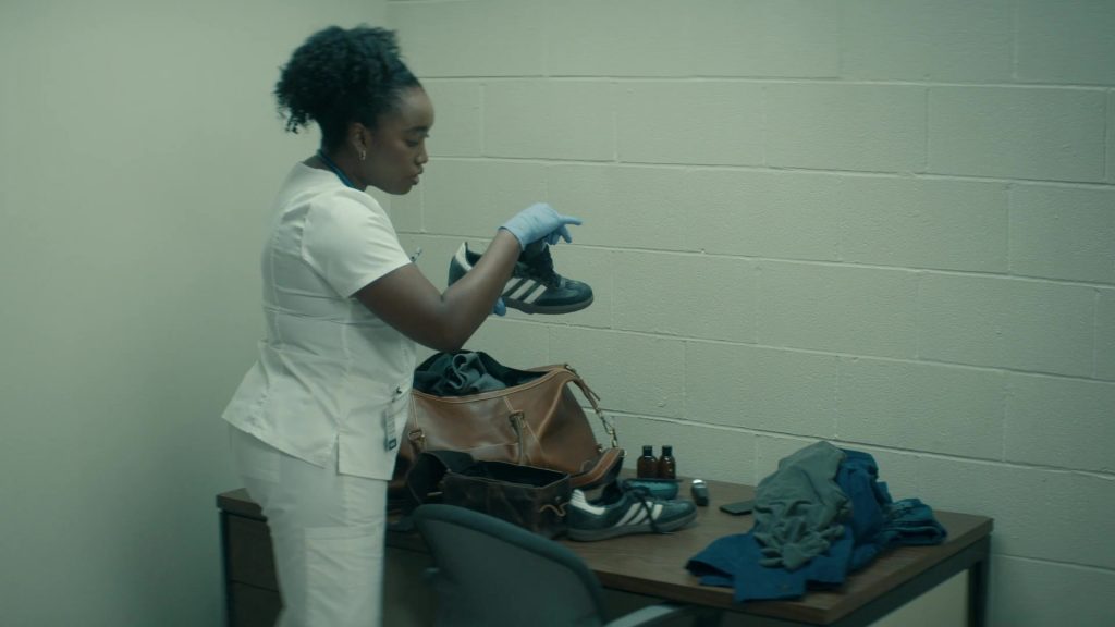Adidas Samba OG sneakers in Brilliant Minds S02E16 “Senses” (2026) (Image 2)