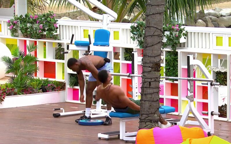 Asics Sneakers in Love Island USA S08E02 (2026) (Image 1)