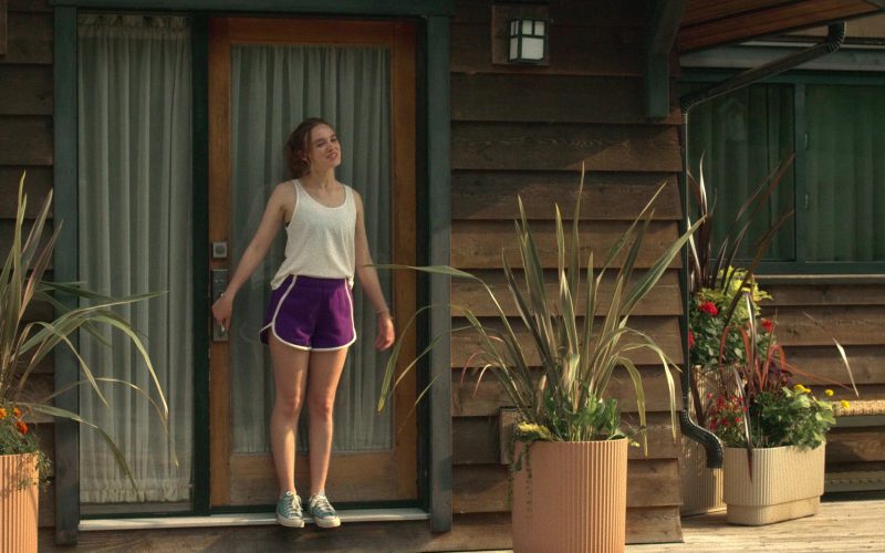 Converse Chuck 70 low-top sneakers in Every Year After S01E04 “Anatomy of a Romance” (2026) (Image 1)
