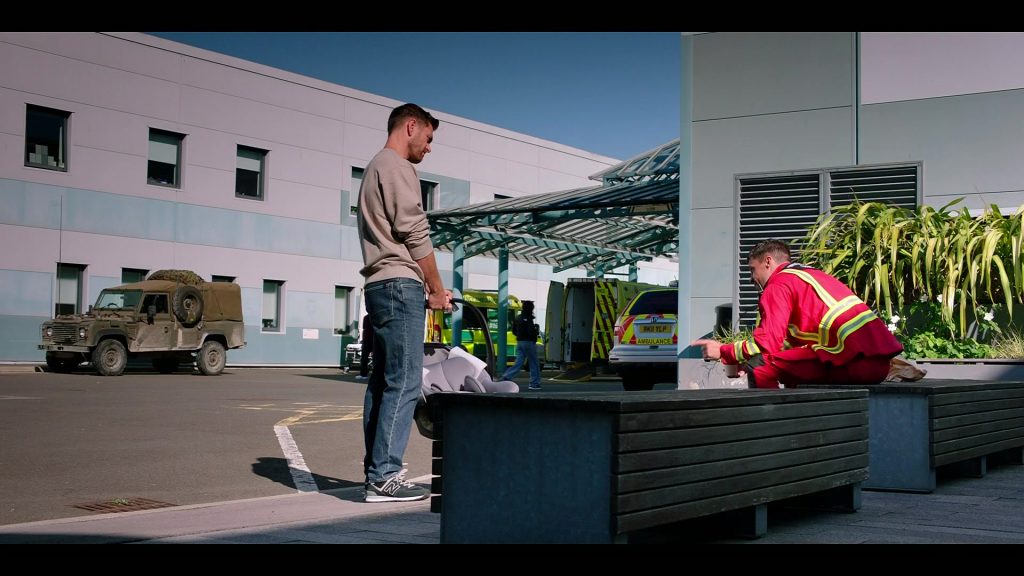 New Balance 574 classic sneakers in Casualty S40E25 “Lethal Legacy Episode 5” (2026) (Image 1)