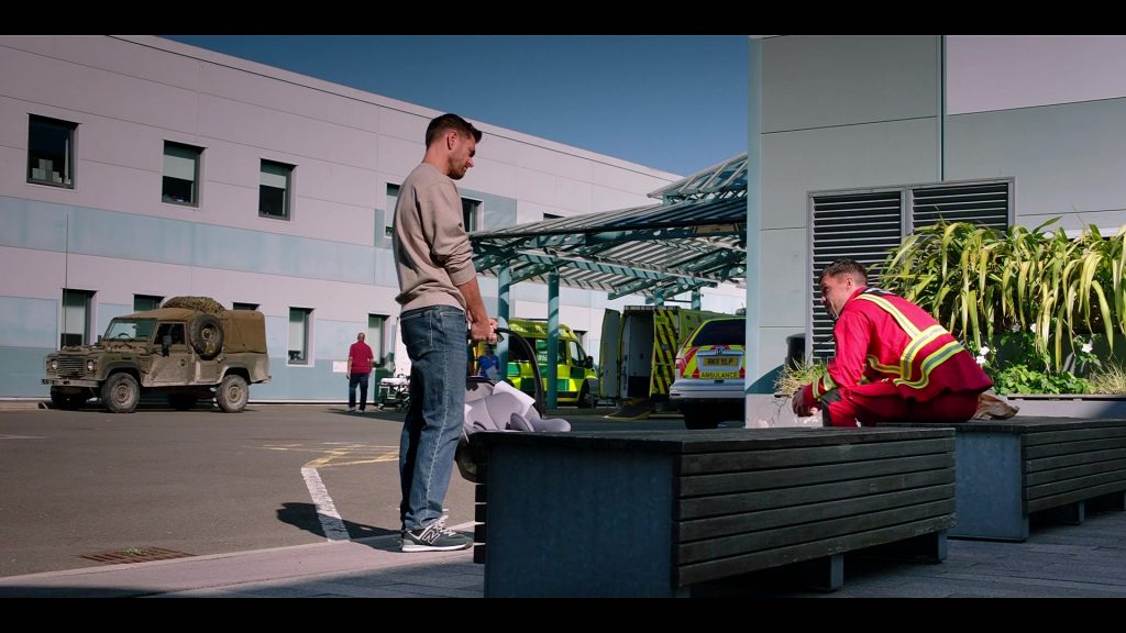 New Balance 574 classic sneakers in Casualty S40E25 “Lethal Legacy Episode 5” (2026) (Image 3)