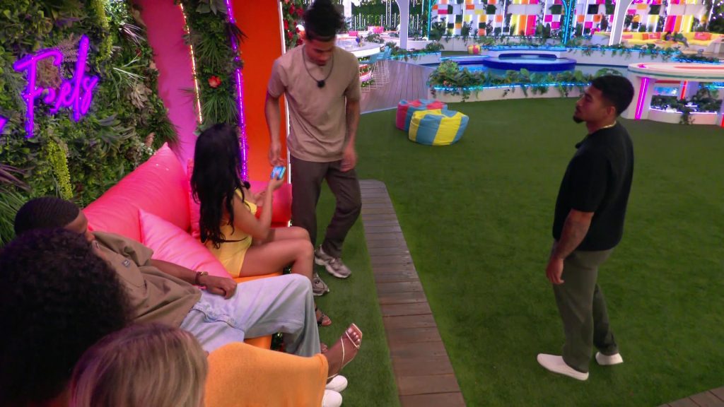 New Balance 9060 sneakers in Love Island USA S08E03 (2026) (Image 1)