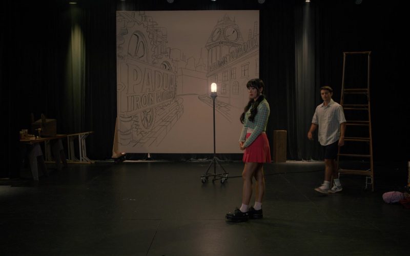 New Balance Sneakers in Sweet Magnolias S05E06 “Smoke and Mirrors” (2026) (Image 1)