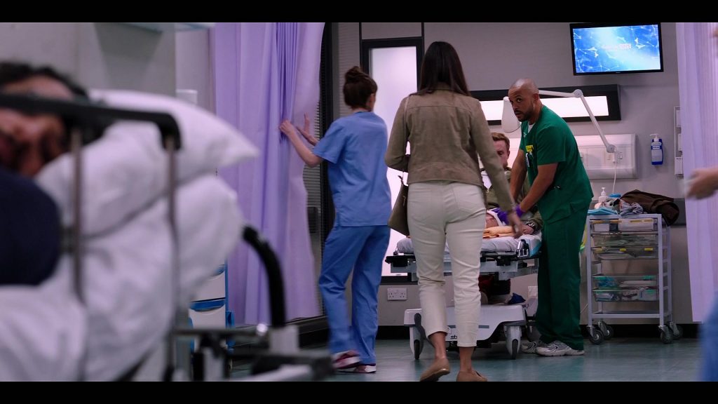 New Balance sneakers in Casualty S40E26 “Lethal Legacy Episode 6” (2026) (Image 1)