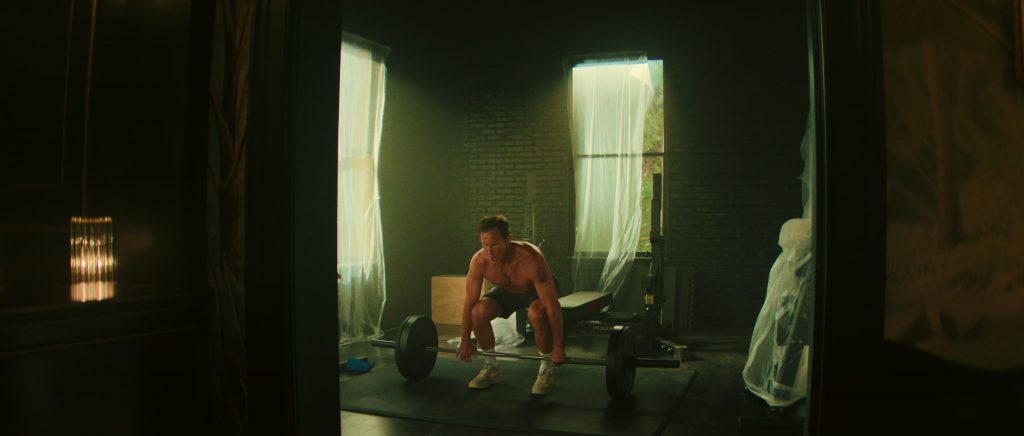 Nike Air Force 1 '07 LV8 trainers in Cape Fear S01E03 “Phantom Sensations” (2026) (Image 4)