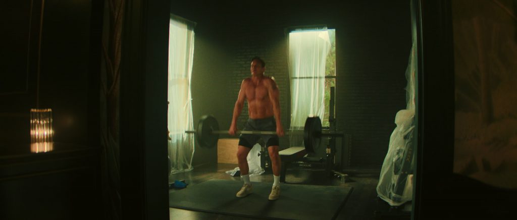 Nike Air Force 1 '07 LV8 trainers in Cape Fear S01E03 “Phantom Sensations” (2026) (Image 5)