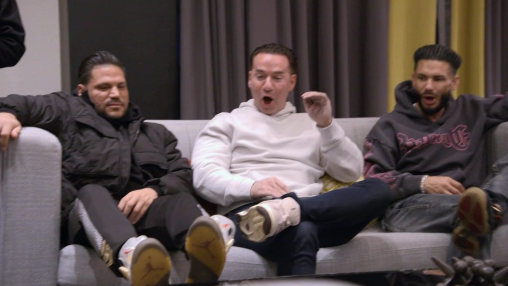 Nike Air Jordan 5 Retro Off-White Sail sneakers in Jersey Shore Family Vacation S09E04 “The Mayor of Tendie Town” (2026) (Image 2)