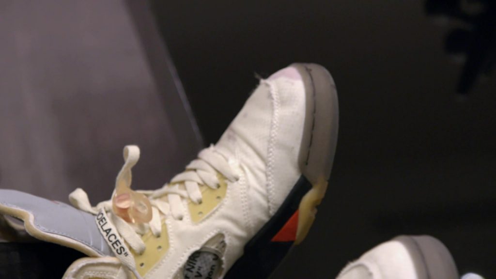 Nike Air Jordan 5 Retro Off-White Sail sneakers in Jersey Shore Family Vacation S09E04 “The Mayor of Tendie Town” (2026) (Image 4)