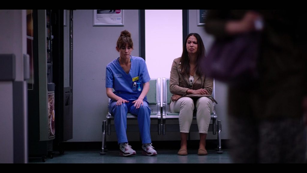 Nike Air Max 90 SE “Neapolitan” sneakers in Casualty S40E26 “Lethal Legacy Episode 6” (2026) (Image 4)