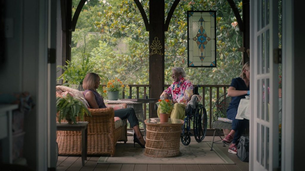Nike Air Max SC SE sneakers in Sweet Magnolias S05E02 “Bigger and Brighter” (2026) (Image 4)