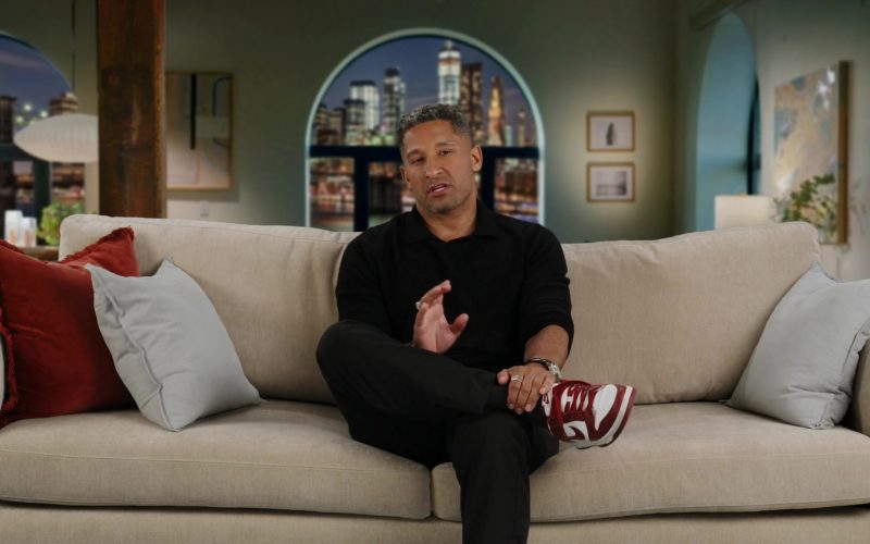 Nike Dunk Low “Team Red” sneakers in In the City S01E04 “Sparks Fly” (2026) (Image 1)