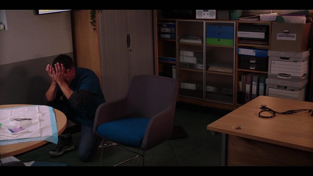 Salomon Odyssey Elmt Mid GTX sneakers in Casualty S40E26 “Lethal Legacy Episode 6” (2026) (Image 1)
