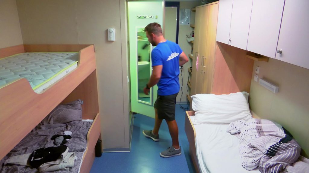 Vessi Weekend sneakers in Below Deck Down Under S04E18 “Canouan and Done” (2026) (Image 1)